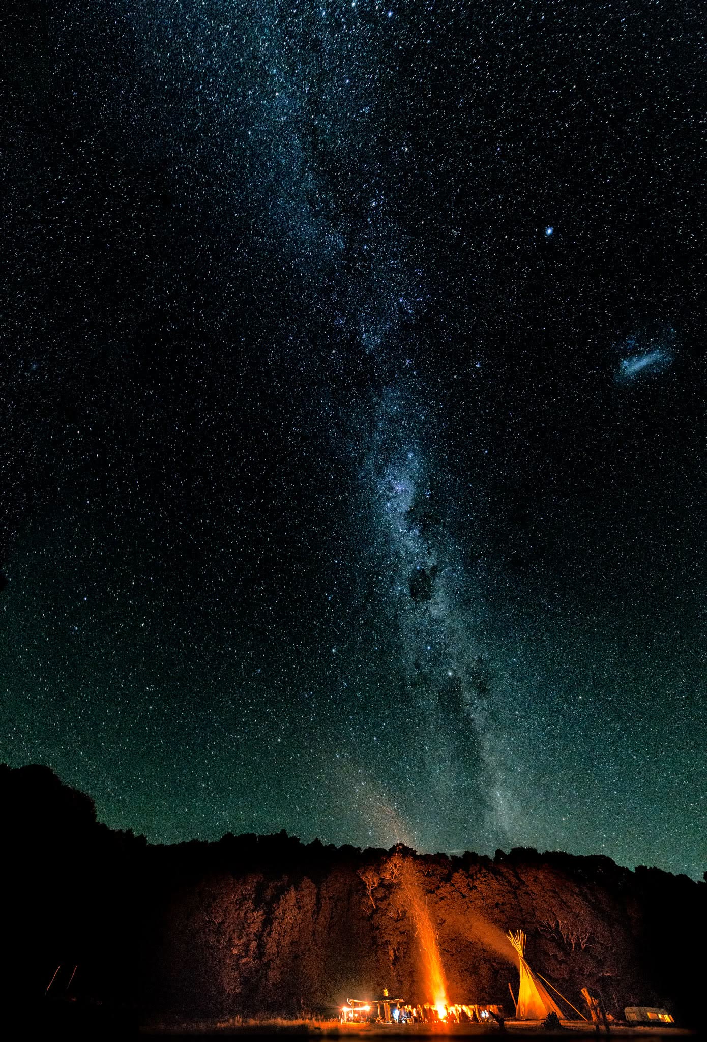 Bonfire under the Milky Way at Pikikirunga